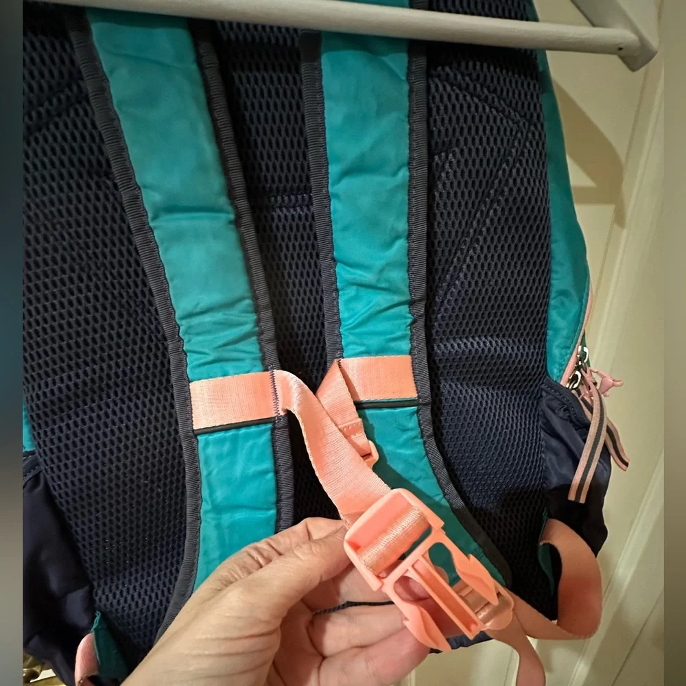 LULULEMON IVIVVA Girl’s Backback in Teal, Pink & Blue